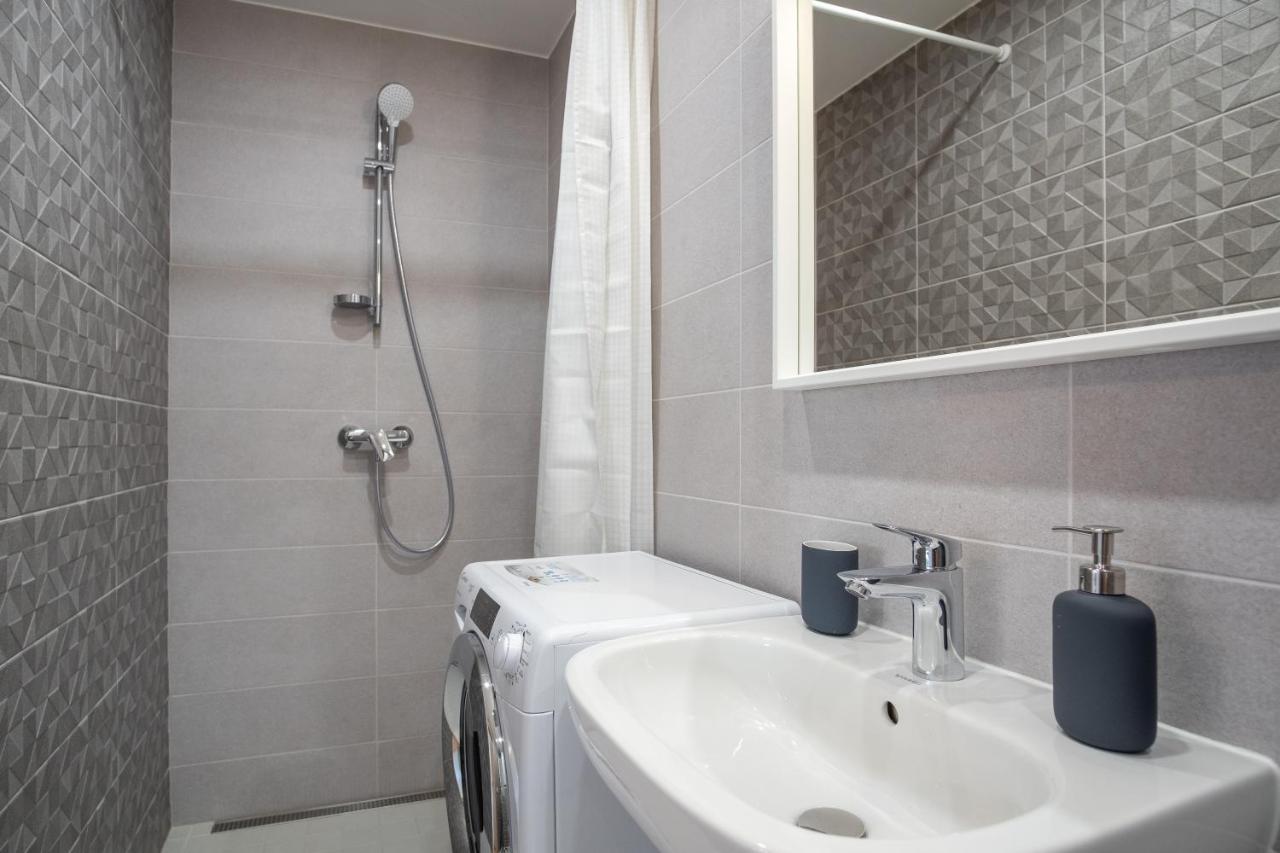 Spacious Mustamaee Apartments - Free Parking Tallinn Exterior photo